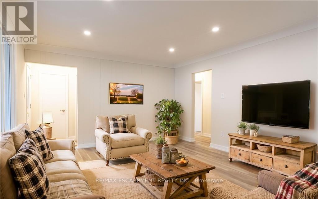 1 - 9 West 22nd Street, Hamilton, Ontario  L9C 4N4 - Photo 4 - X12977164