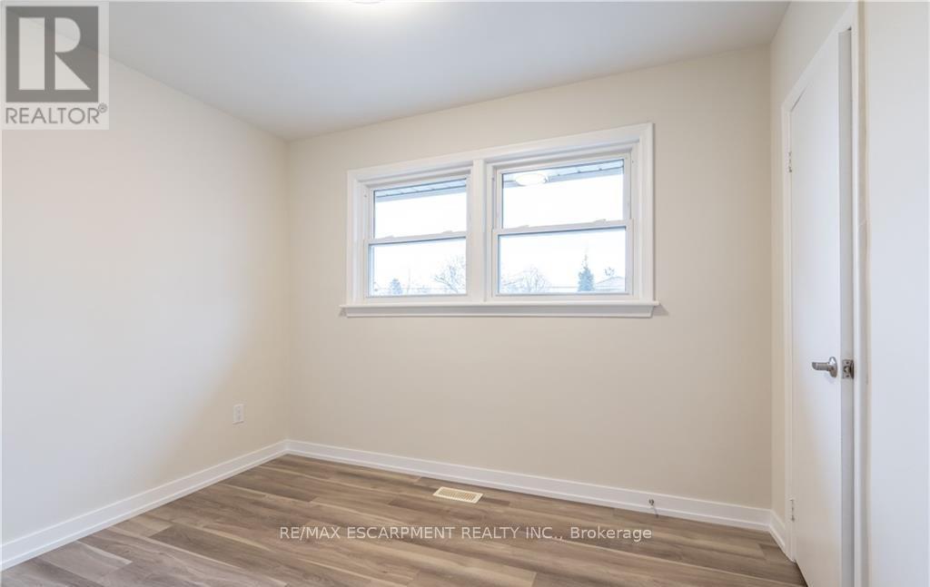 1 - 9 West 22nd Street, Hamilton, Ontario  L9C 4N4 - Photo 9 - X12977164