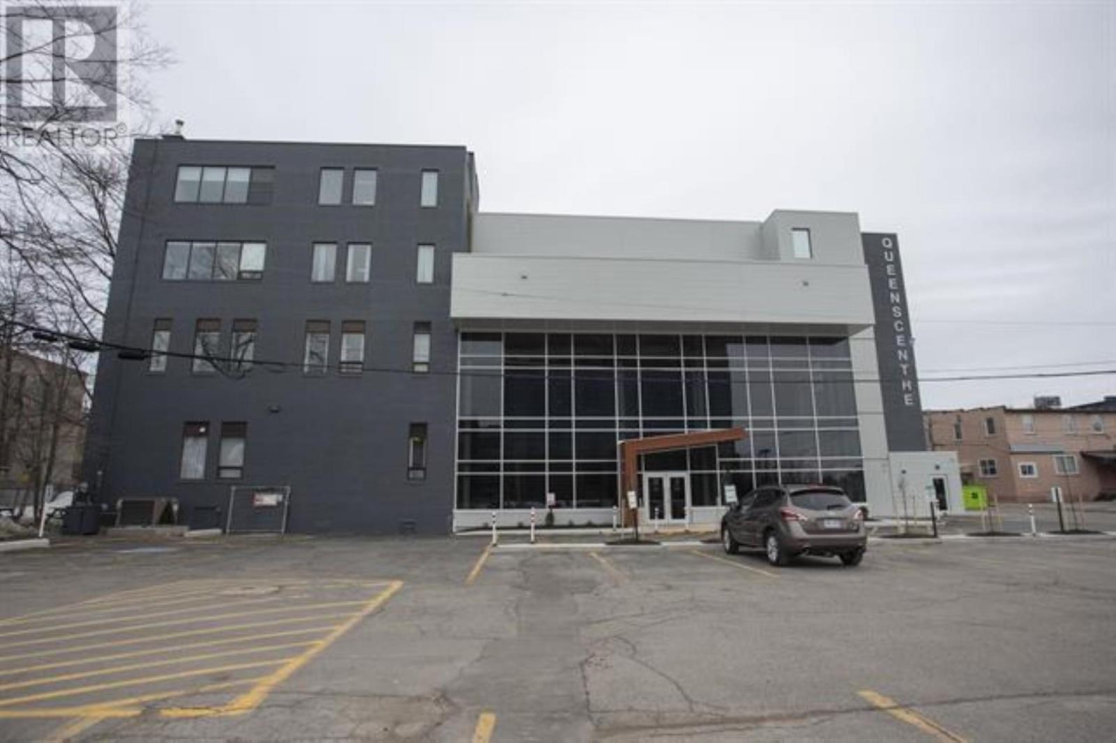 477 Queen St E, Sault Ste. Marie, Ontario  P6A 1Z5 - Photo 2 - SM260662