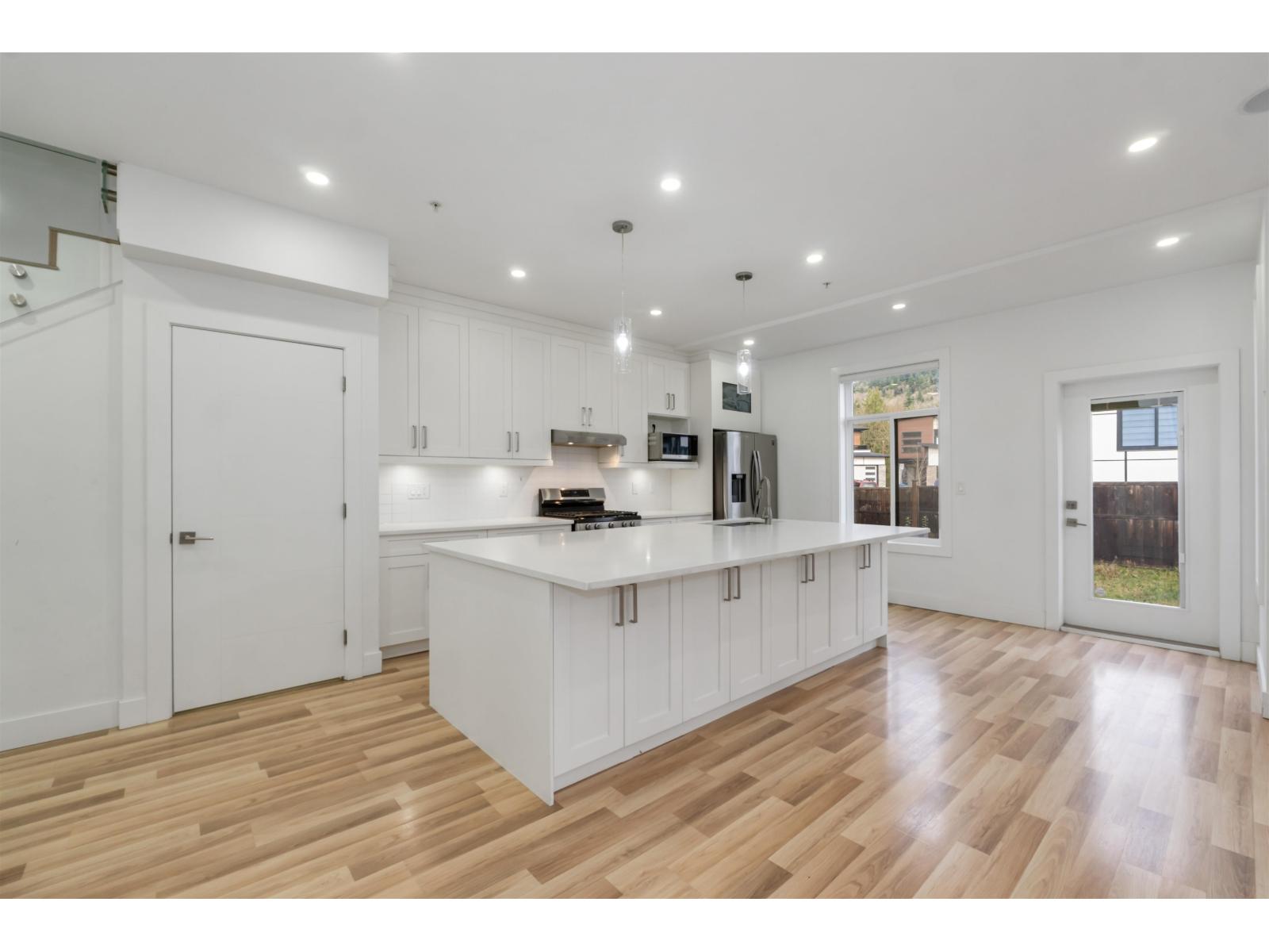 36689 Dianne Brook Avenue, Abbotsford, British Columbia V3G 0H4 - Photo 8 - R3108960