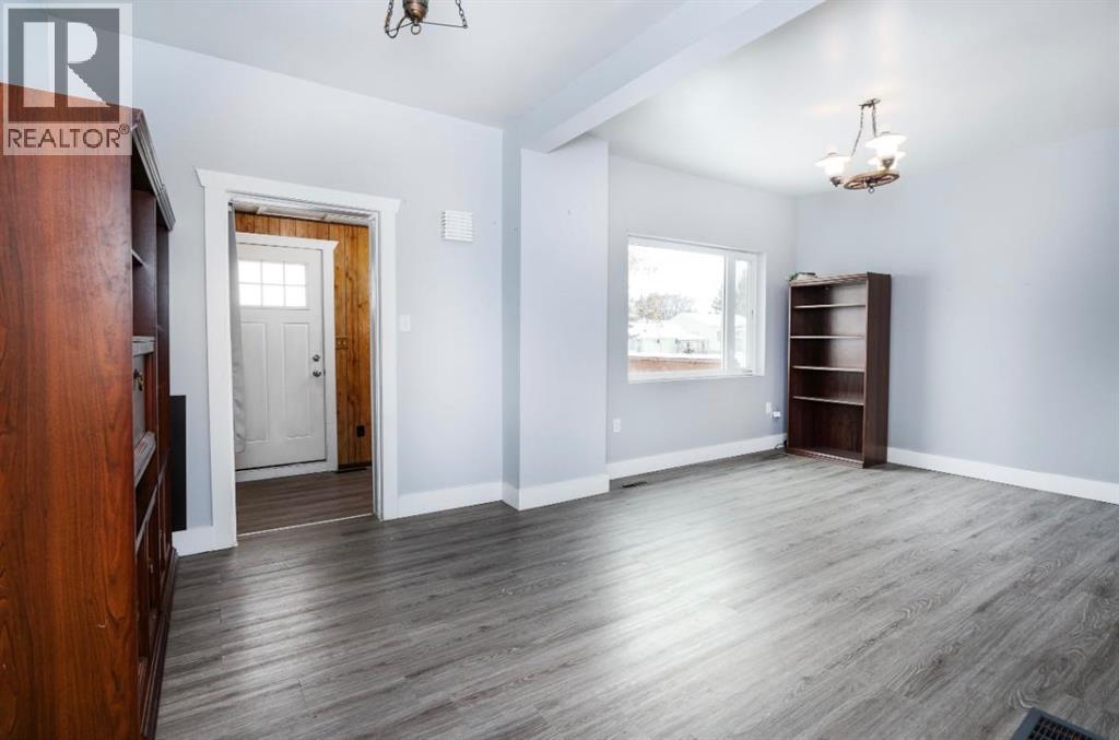 5124 52 Avenue S, Viking, Alberta  T0B 4N0 - Photo 4 - A2271035