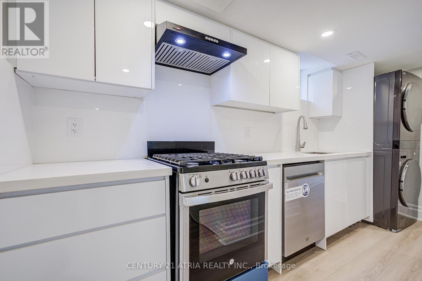 31 Sir Caradoc Place, Markham, Ontario  L3P 2X5 - Photo 36 - N12956928