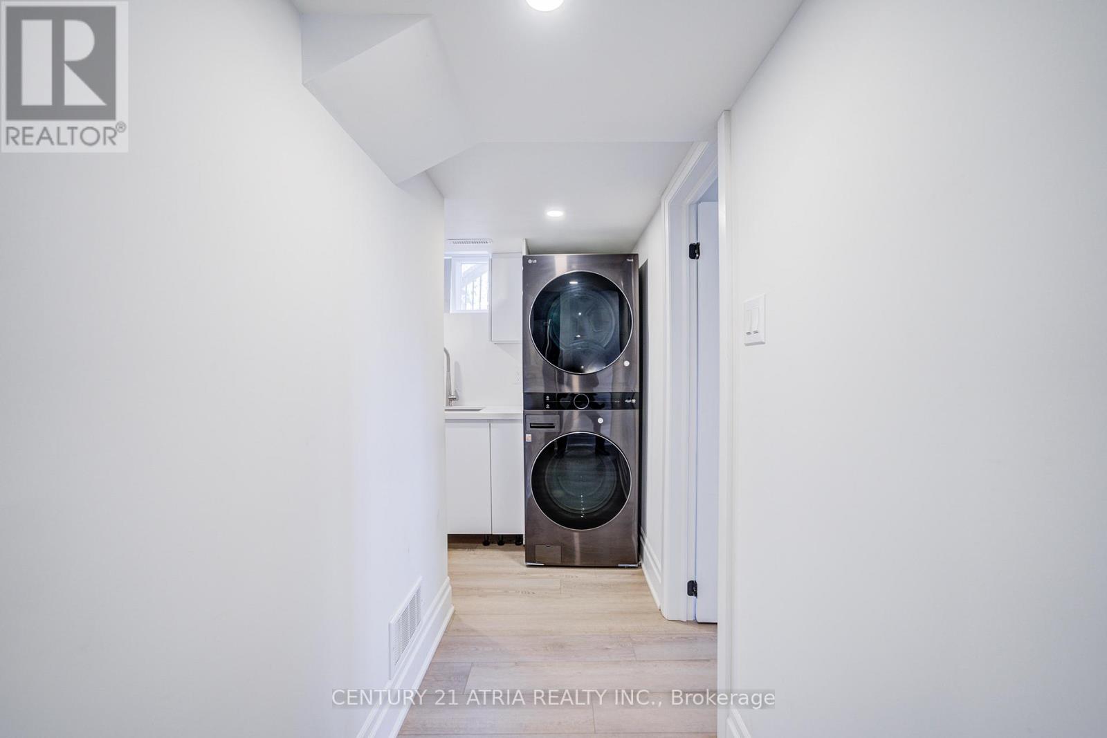 31 Sir Caradoc Place, Markham, Ontario  L3P 2X5 - Photo 38 - N12956928