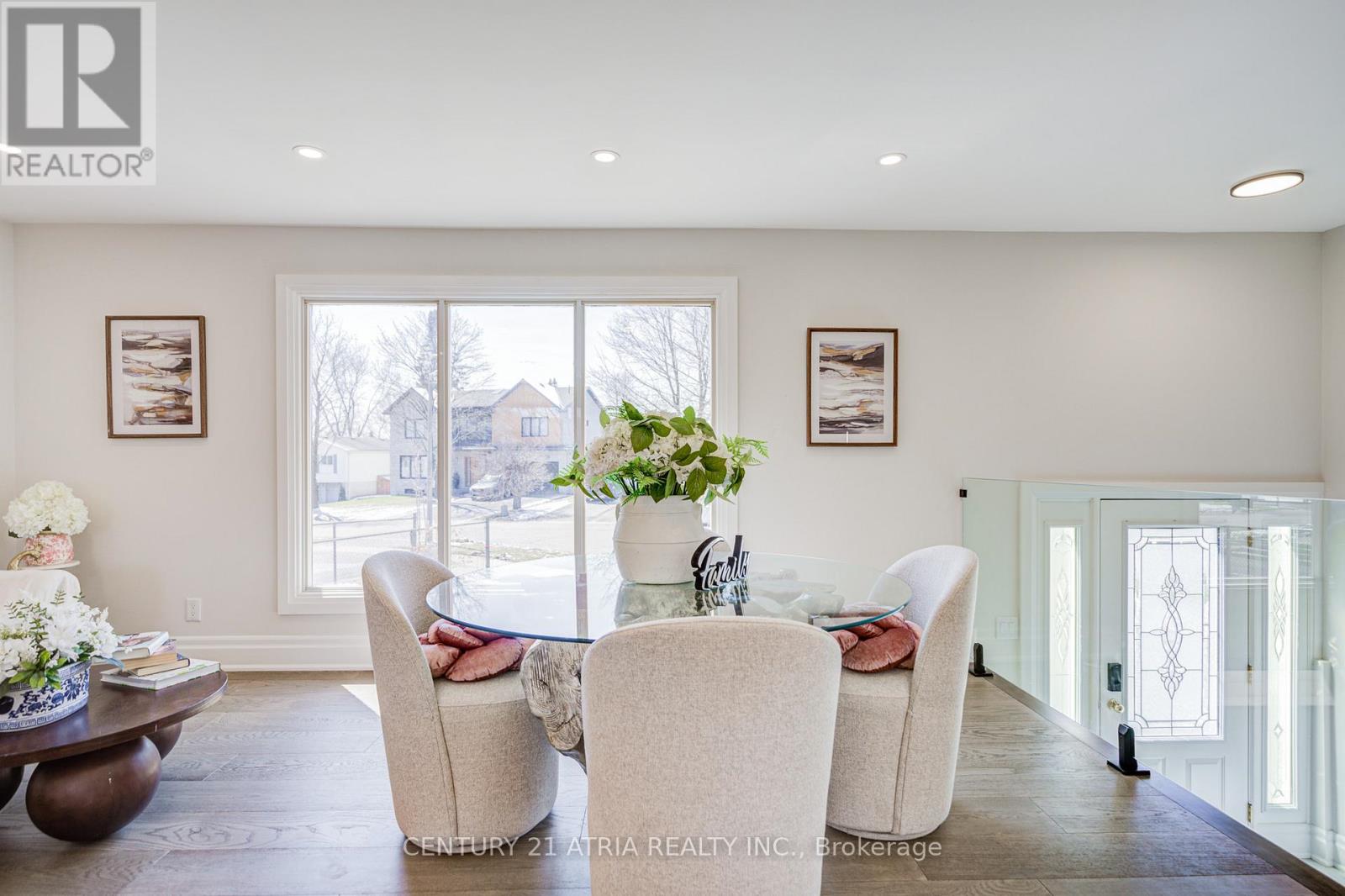 31 Sir Caradoc Place, Markham, Ontario  L3P 2X5 - Photo 7 - N12956928