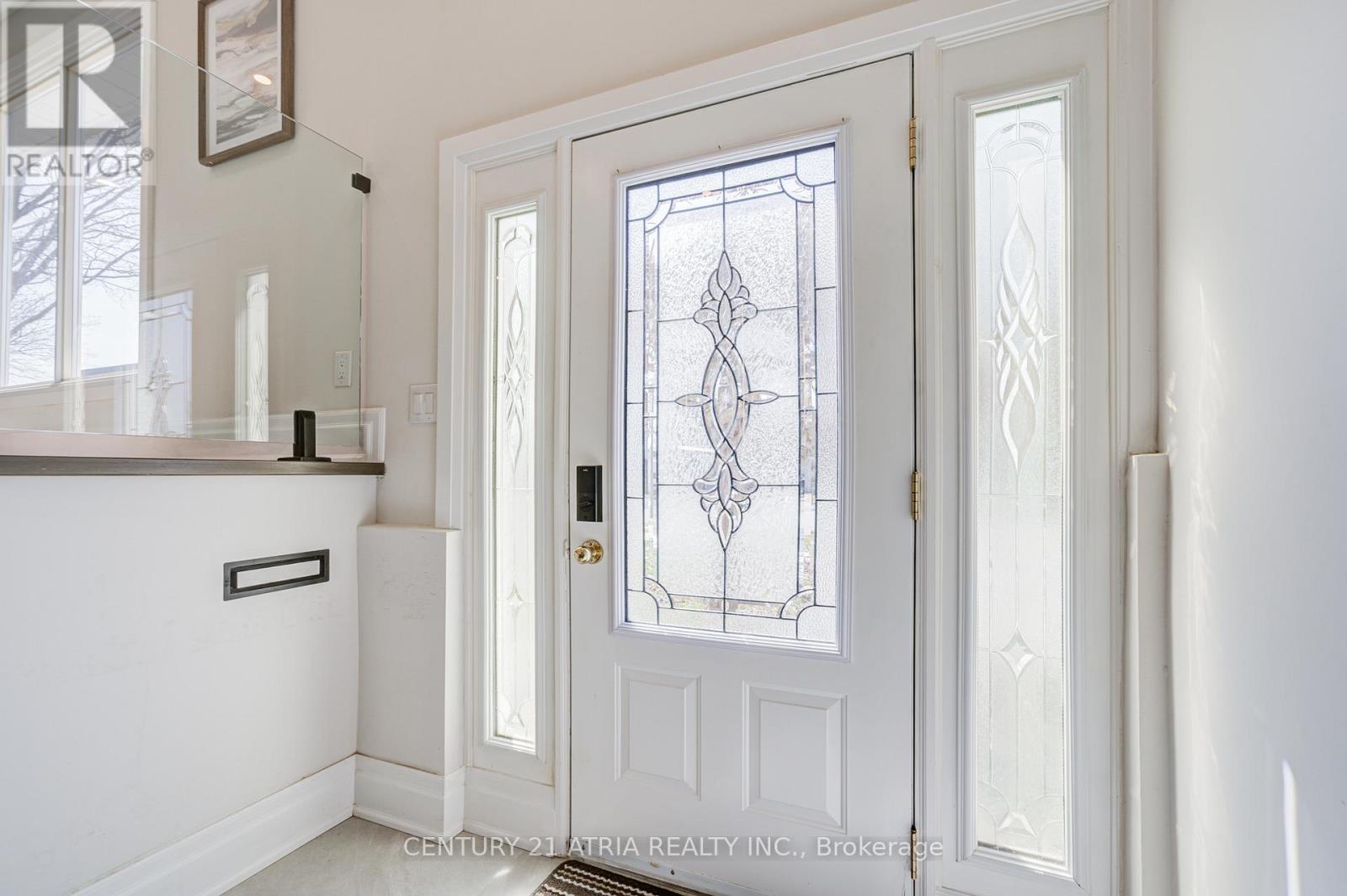 31 Sir Caradoc Place, Markham, Ontario  L3P 2X5 - Photo 6 - N12956928