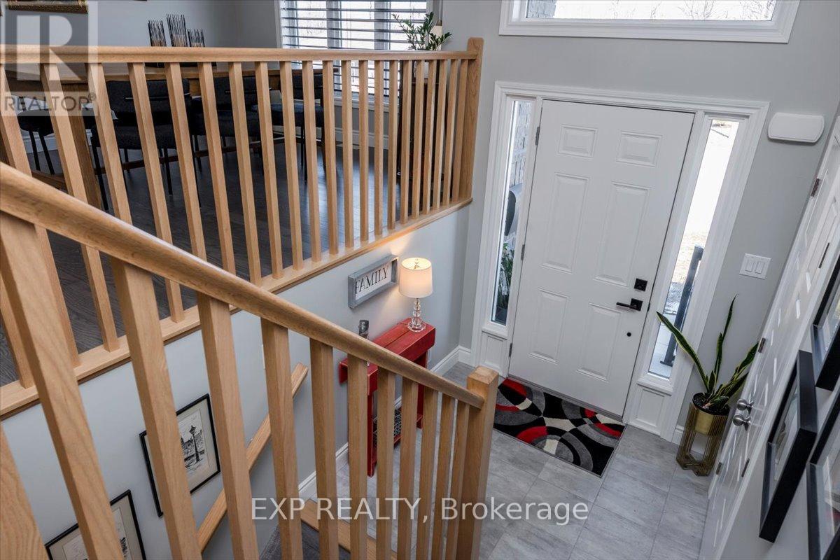 51 Hunter Avenue, Tay, Ontario  L0K 2A0 - Photo 5 - S12975932