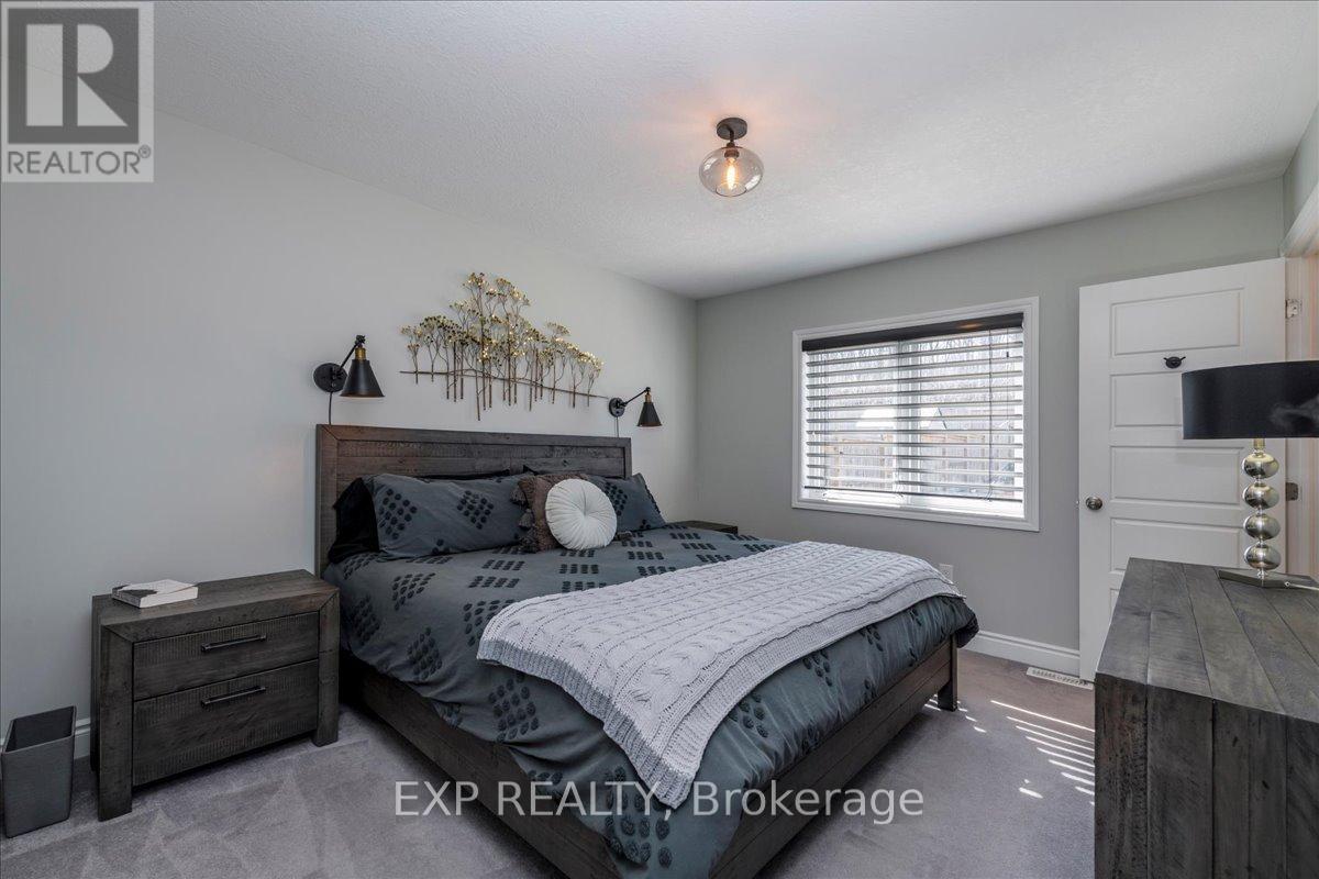 51 Hunter Avenue, Tay, Ontario  L0K 2A0 - Photo 14 - S12975932