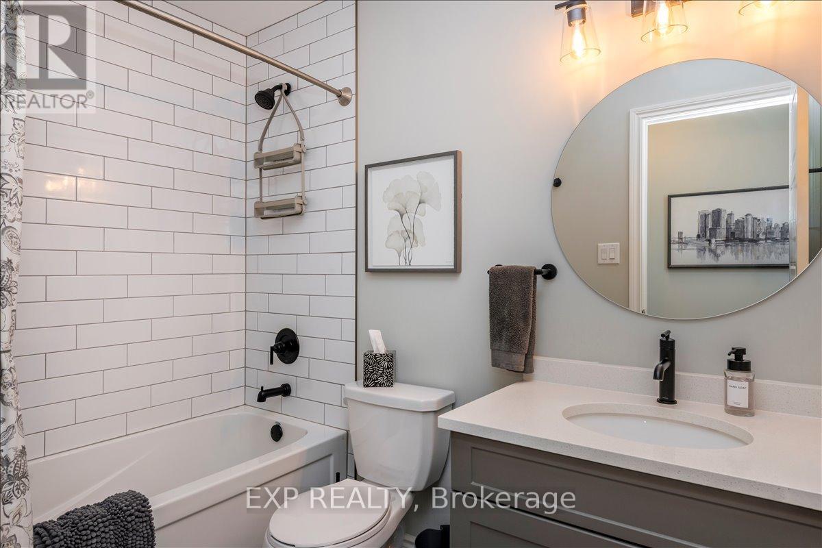 51 Hunter Avenue, Tay, Ontario  L0K 2A0 - Photo 18 - S12975932