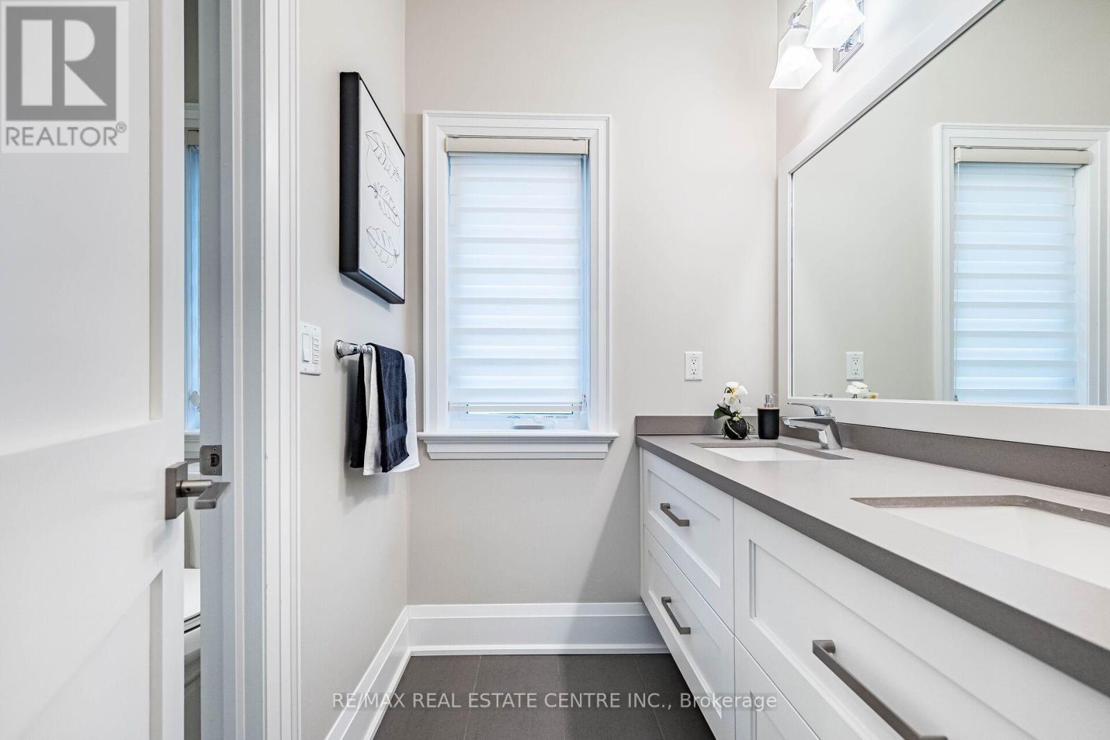 105 Eaglewood Boulevard, Mississauga (Mineola), Ontario  L5G 1V8 - Photo 25 - W12971498