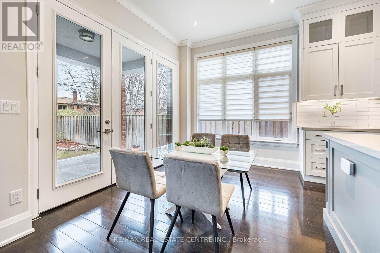 105 Eaglewood Boulevard, Mississauga (Mineola), Ontario  L5G 1V8 - Photo 13 - W12971498