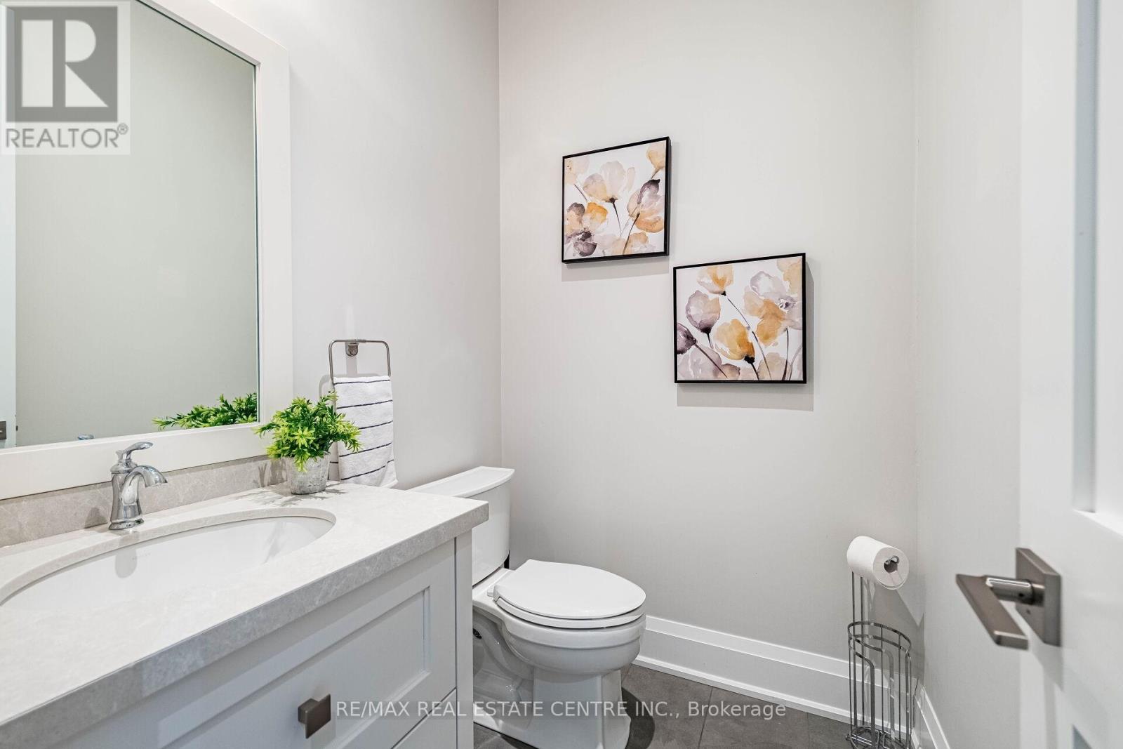 105 Eaglewood Boulevard, Mississauga (Mineola), Ontario  L5G 1V8 - Photo 16 - W12971498