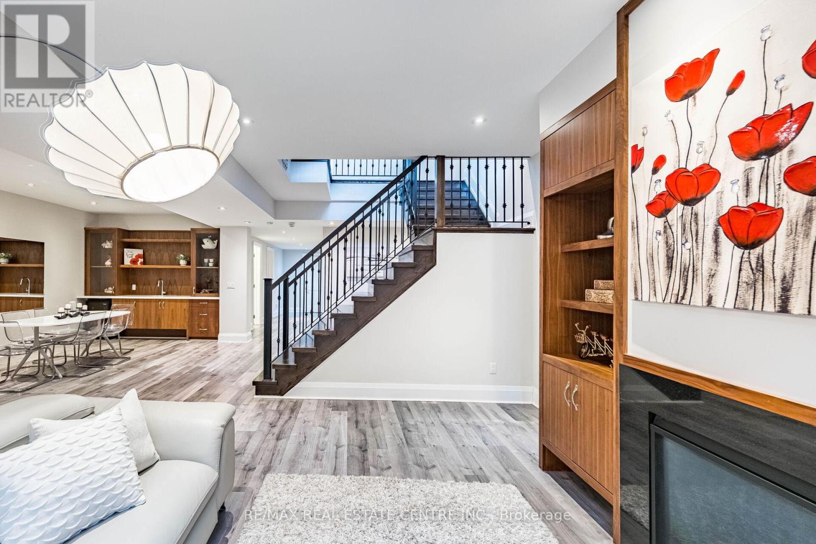 105 Eaglewood Boulevard, Mississauga (Mineola), Ontario  L5G 1V8 - Photo 27 - W12971498