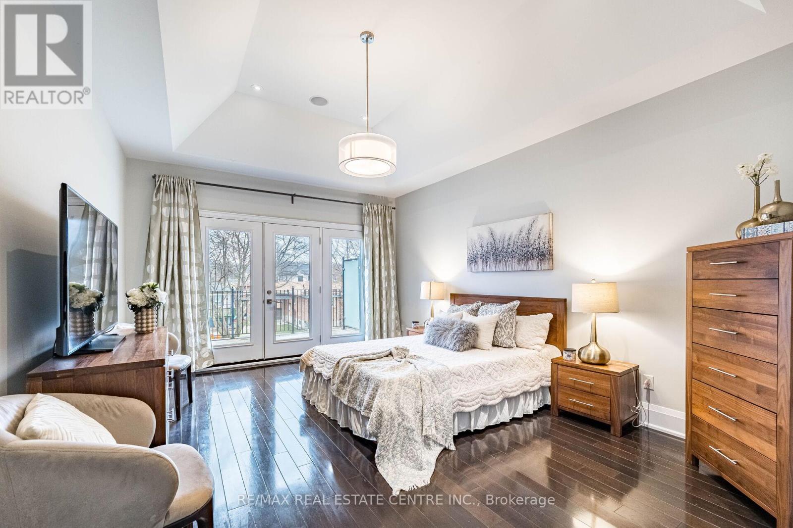 105 Eaglewood Boulevard, Mississauga (Mineola), Ontario  L5G 1V8 - Photo 18 - W12971498