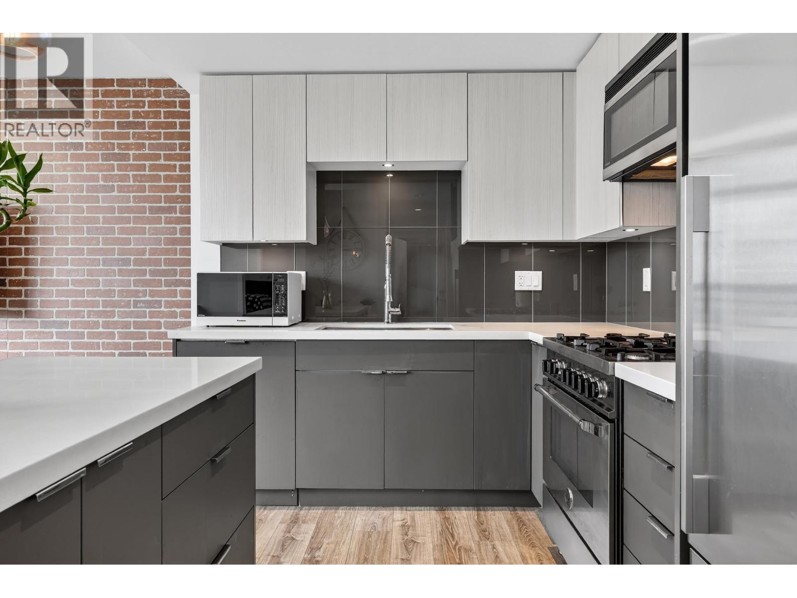 707 711 Breslay Street, Coquitlam, British Columbia V3J 0G7 - Photo 5 - R3109043