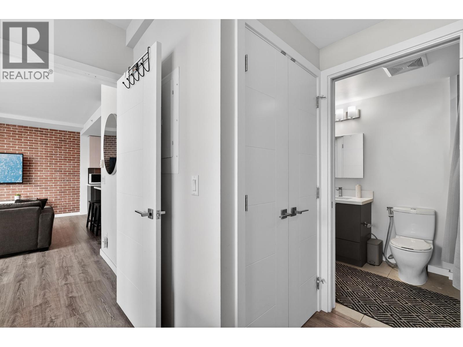 707 711 Breslay Street, Coquitlam, British Columbia V3J 0G7 - Photo 9 - R3109043