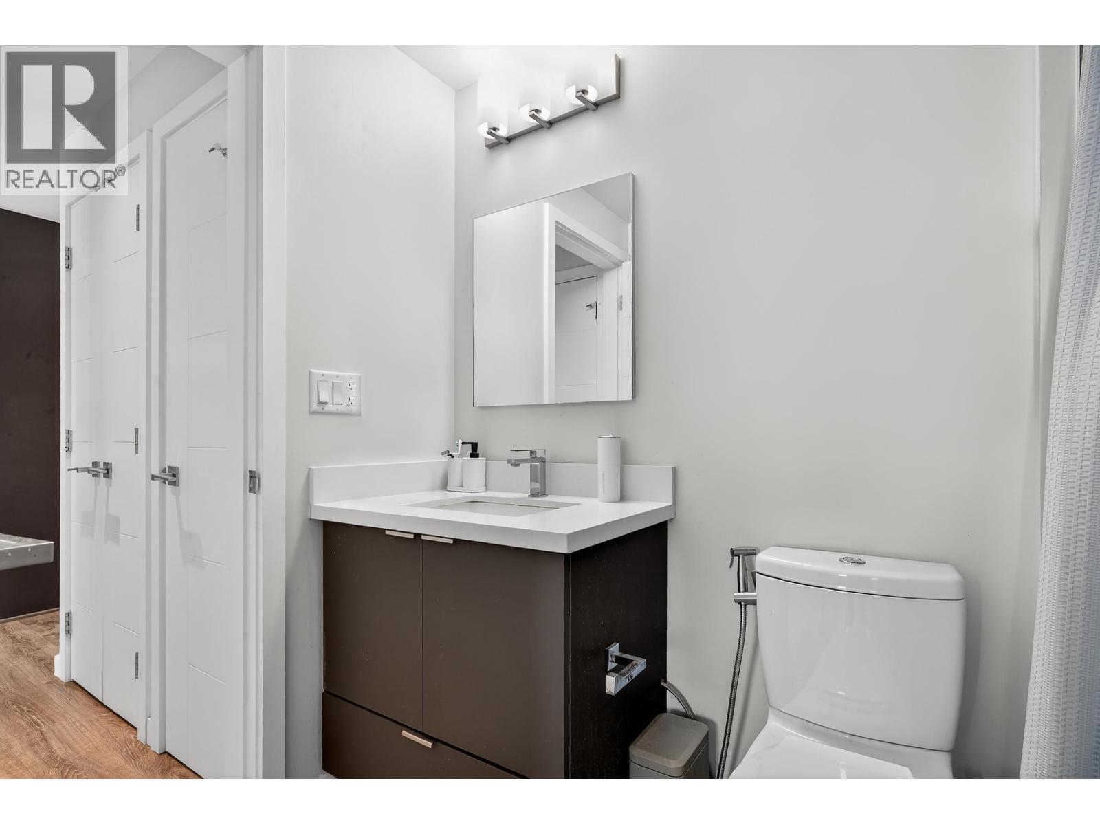 707 711 Breslay Street, Coquitlam, British Columbia V3J 0G7 - Photo 17 - R3109043