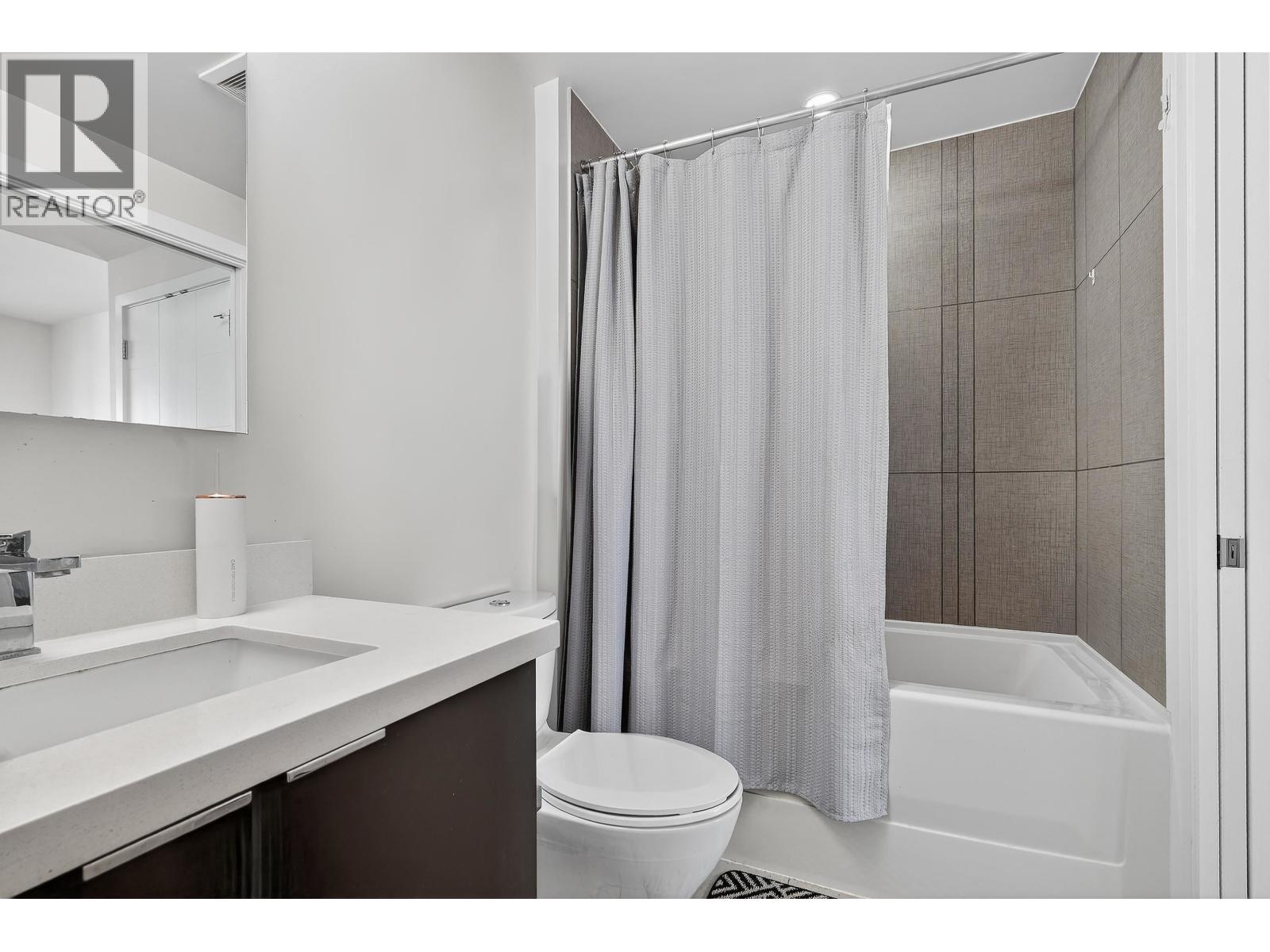 707 711 Breslay Street, Coquitlam, British Columbia V3J 0G7 - Photo 18 - R3109043