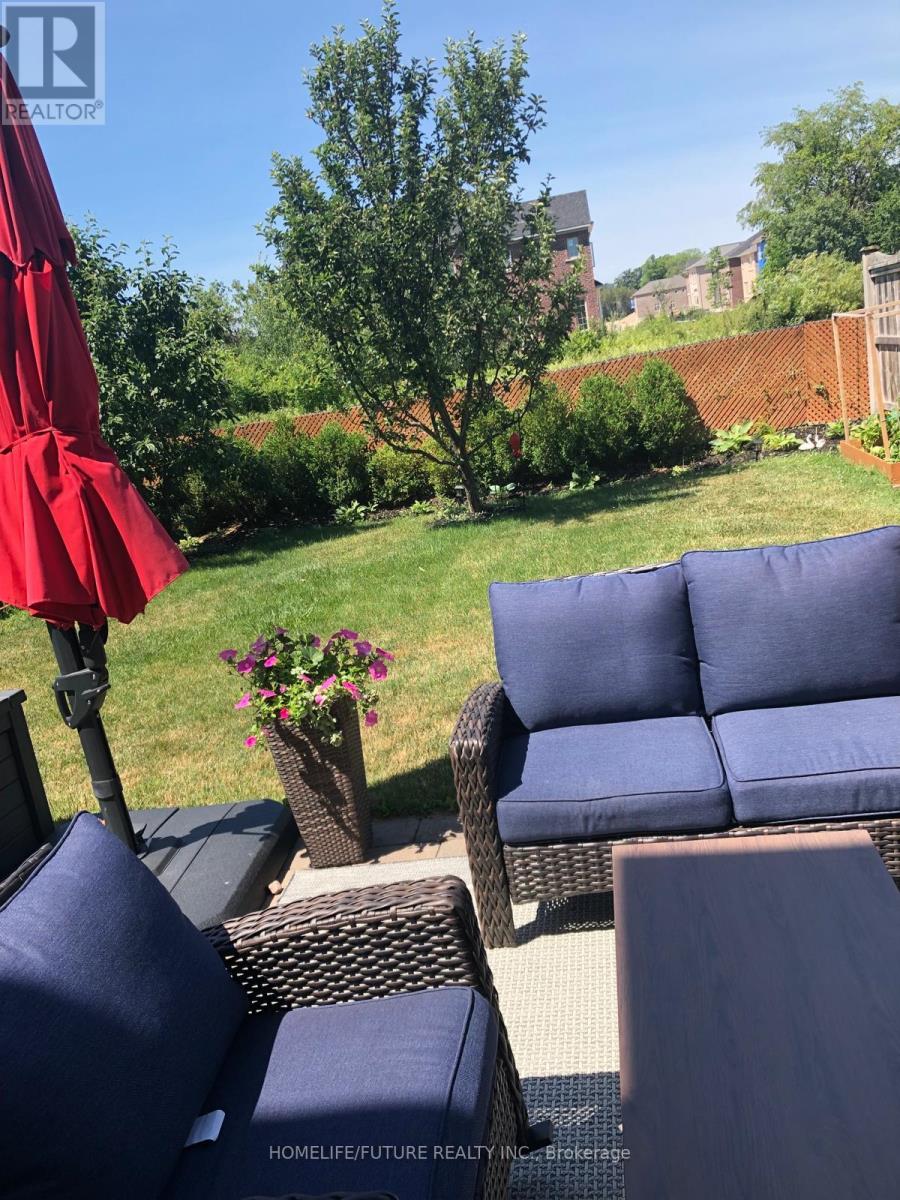 28 Puttingedge Drive, Whitby, Ontario  L1R 0H7 - Photo 9 - E12974174