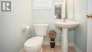 28 Puttingedge Drive, Whitby, Ontario  L1R 0H7 - Photo 7 - E12974174