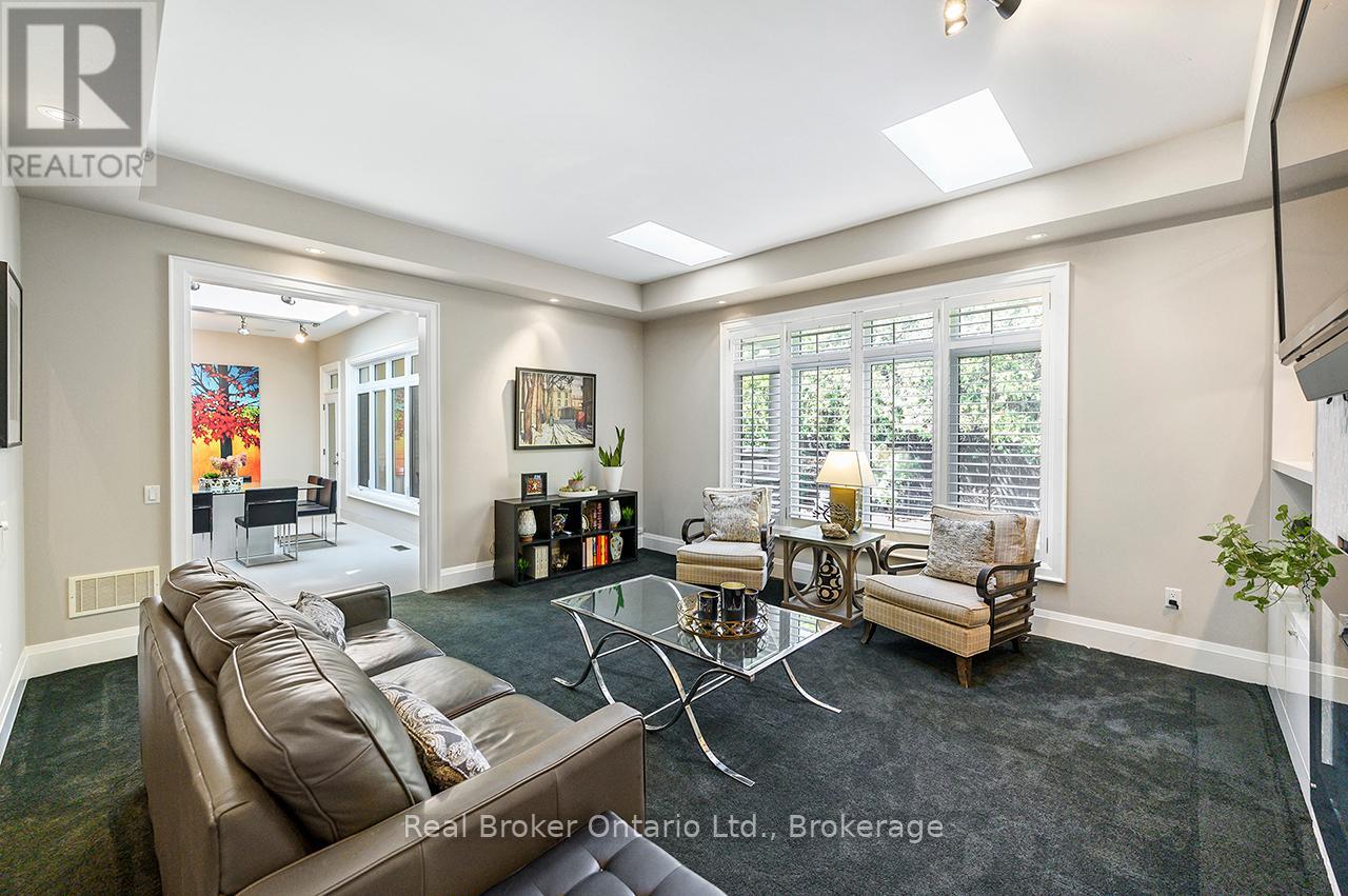 4507 Lakeshore Road, Burlington, Ontario  L7L 1B3 - Photo 14 - W12977278