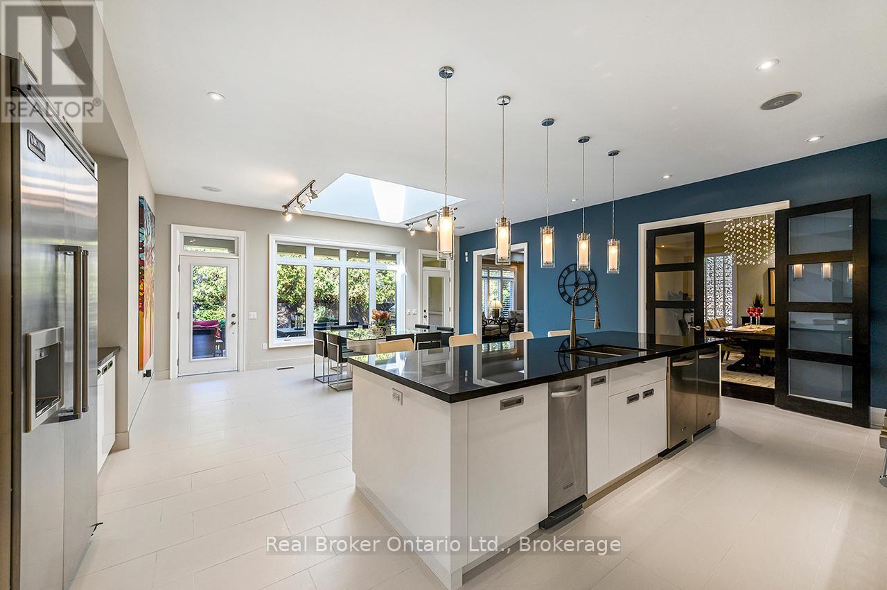 4507 Lakeshore Road, Burlington, Ontario  L7L 1B3 - Photo 9 - W12977278