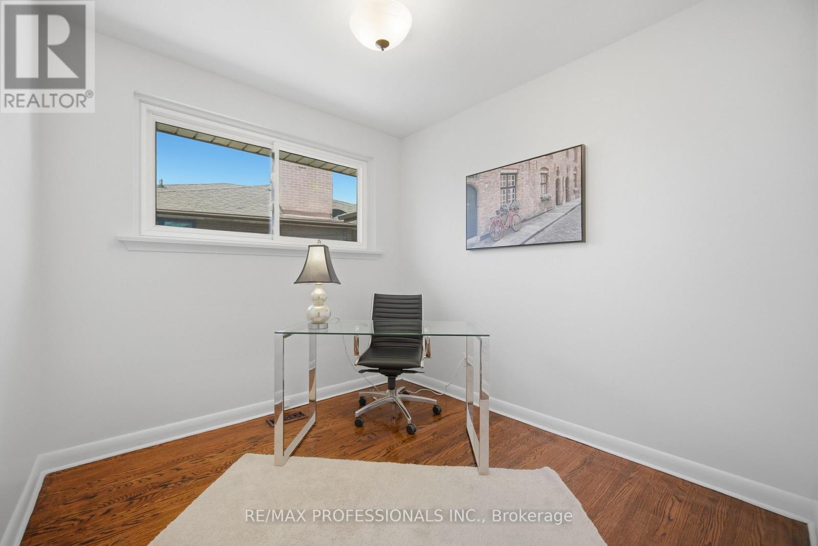 9 Halbadier Place, Toronto, Ontario  M9B 2H4 - Photo 18 - W12976258