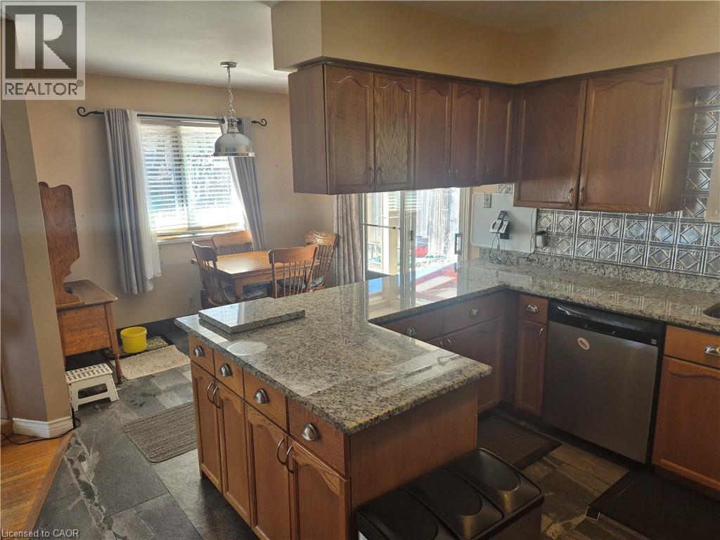 59 Matthew Street E, Kitchener, Ontario  N2B 3B2 - Photo 3 - 40815983