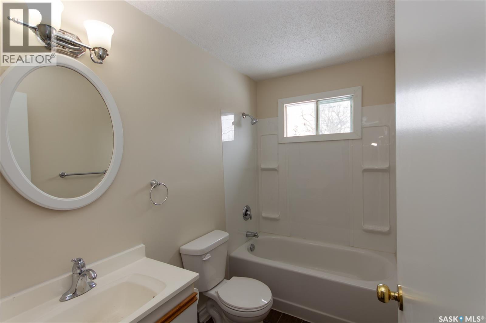 1672 102nd Street, North Battleford, Saskatchewan  S9A 1H1 - Photo 10 - SK032390