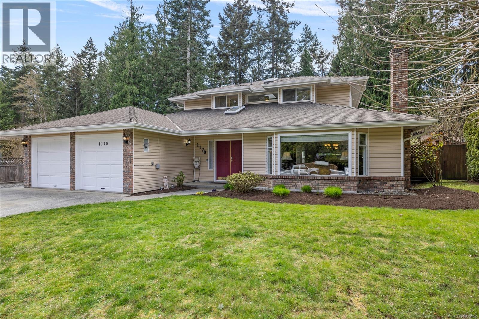 1170 Clubhouse Dr, Qualicum Beach, British Columbia