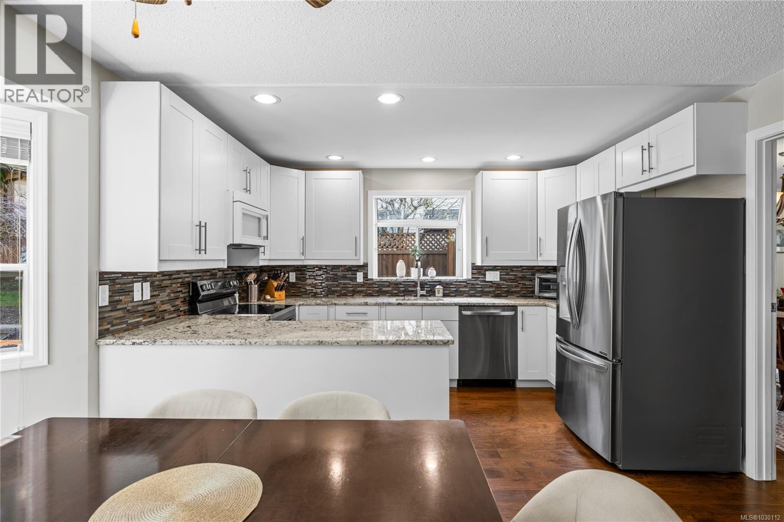 1170 Clubhouse Dr, Qualicum Beach, British Columbia  V9K 1C4 - Photo 13 - 1030112