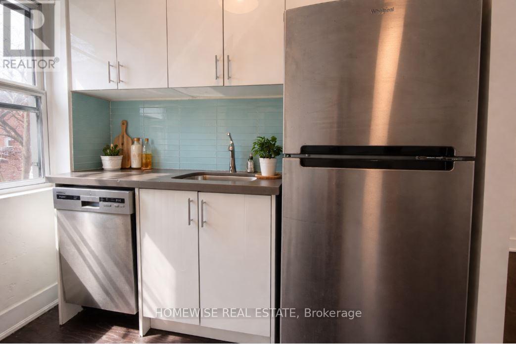 11 - 189 Vaughan Road, Toronto, Ontario  M6C 2M4 - Photo 2 - C12977194