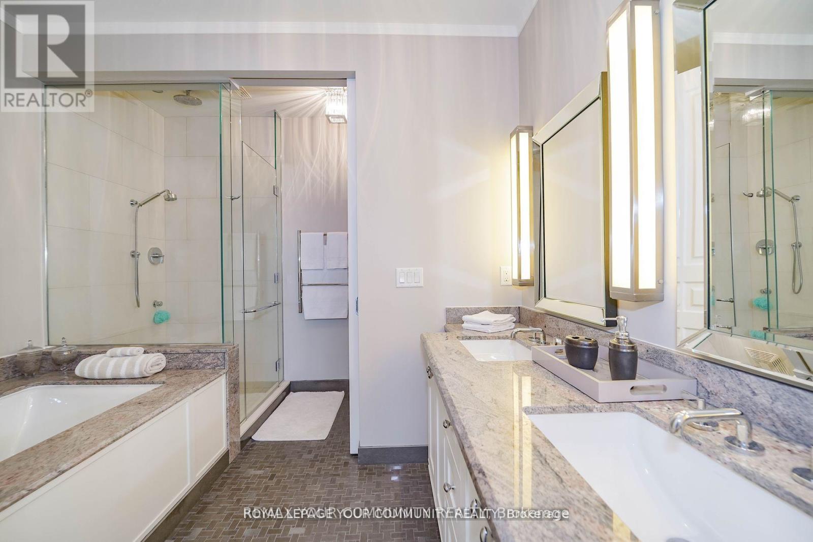 3903 - 183 Wellington Street W, Toronto, Ontario  M5V 0A1 - Photo 20 - C12977200