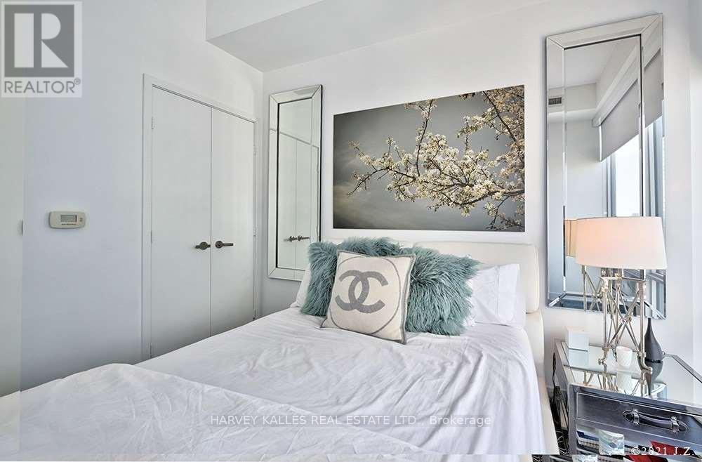 3009 - 15 Grenville Street, Toronto, Ontario  M4Y 1A1 - Photo 10 - C12977340