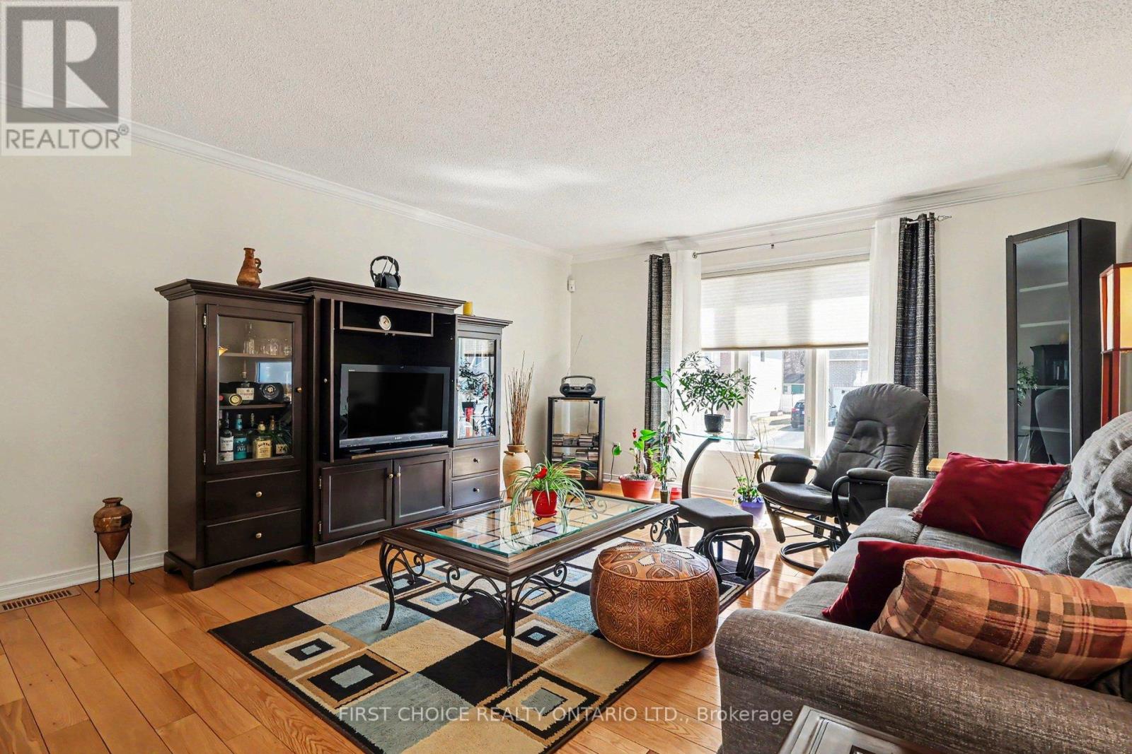 3395 Descotes Circle, Clarence-Rockland, Ontario  K4K 1A8 - Photo 4 - X12977192