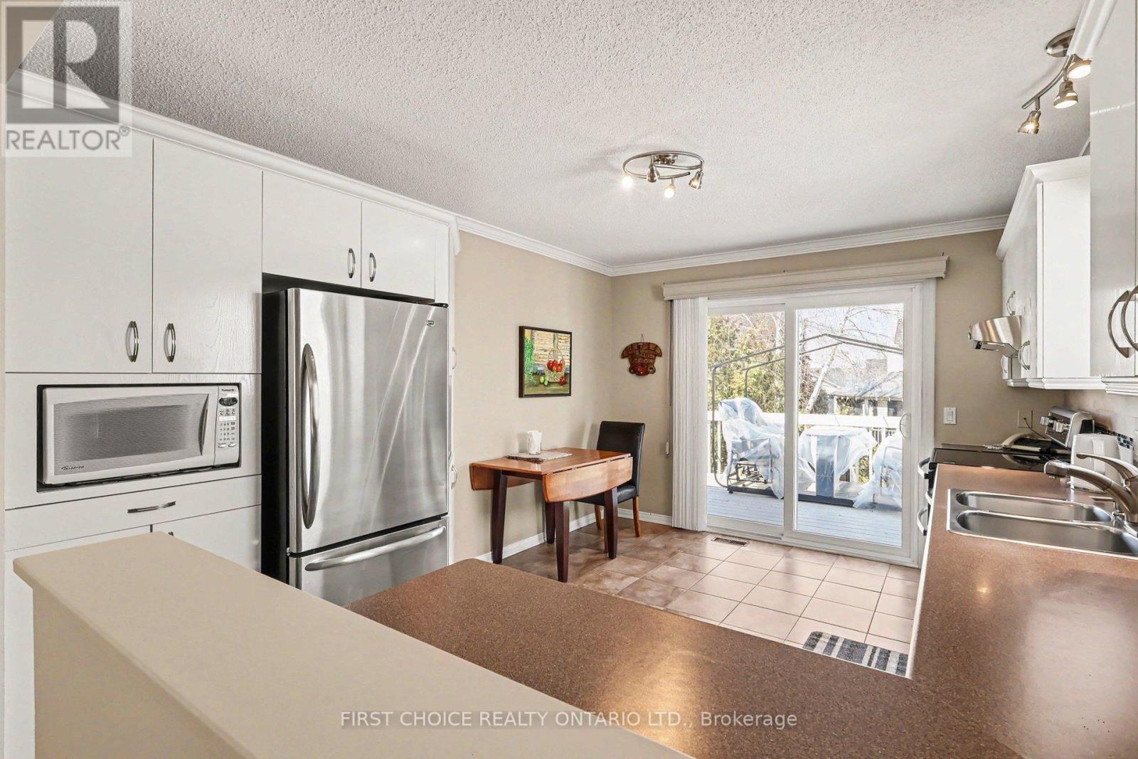 3395 Descotes Circle, Clarence-Rockland, Ontario  K4K 1A8 - Photo 8 - X12977192