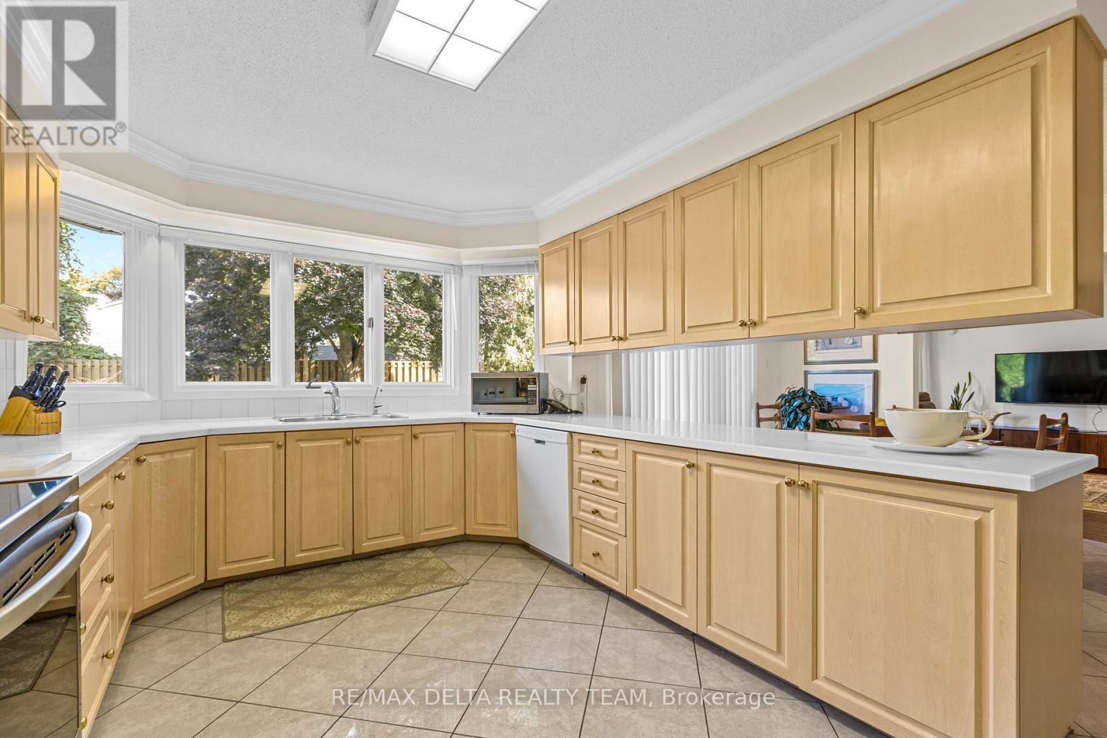 11 Garand Place, Ottawa, Ontario  K1H 8M1 - Photo 12 - X12977316