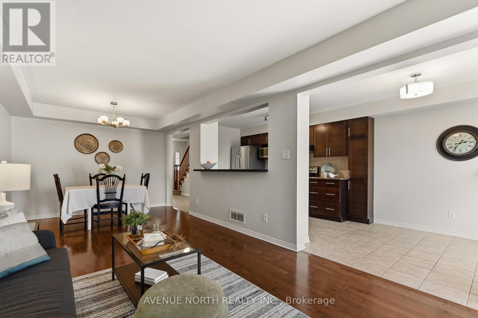 402 Ashbourne Crescent, Ottawa, Ontario  K2J 0H7 - Photo 11 - X12977318