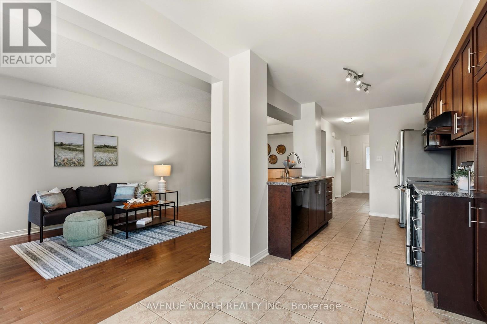 402 Ashbourne Crescent, Ottawa, Ontario  K2J 0H7 - Photo 12 - X12977318