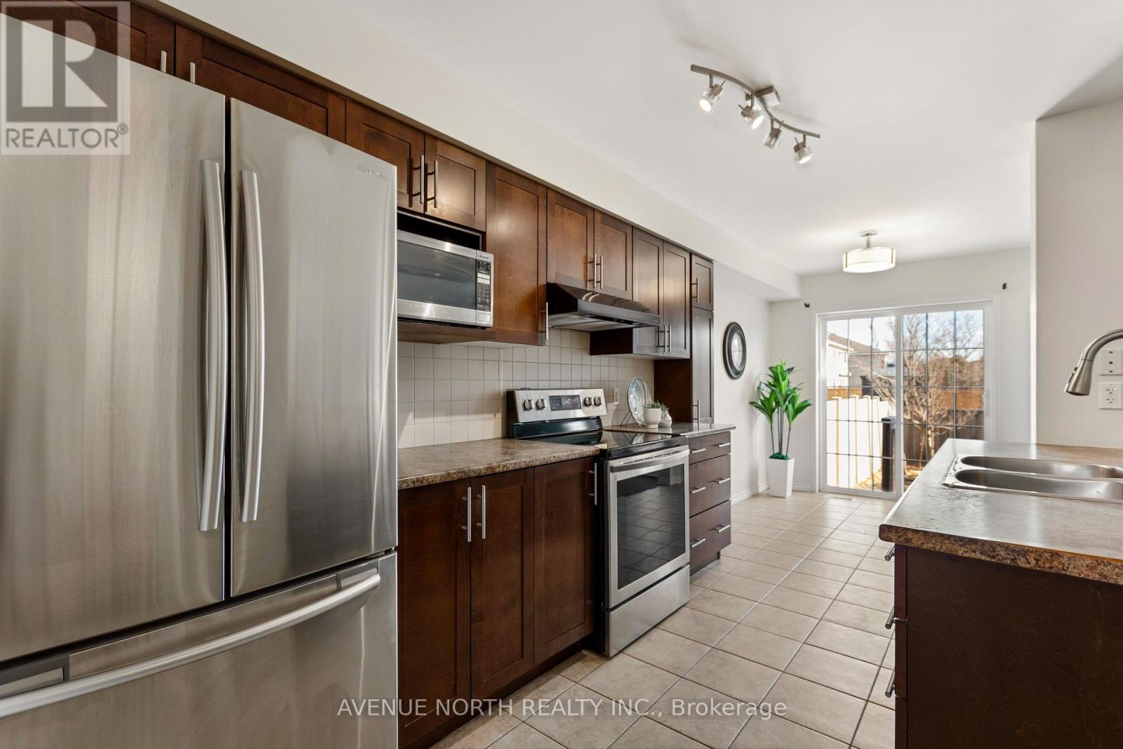 402 Ashbourne Crescent, Ottawa, Ontario  K2J 0H7 - Photo 13 - X12977318