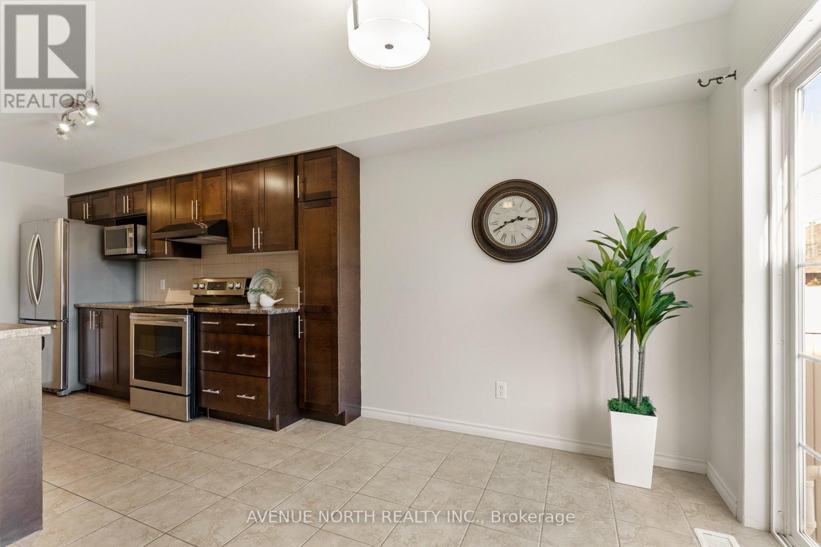 402 Ashbourne Crescent, Ottawa, Ontario  K2J 0H7 - Photo 17 - X12977318