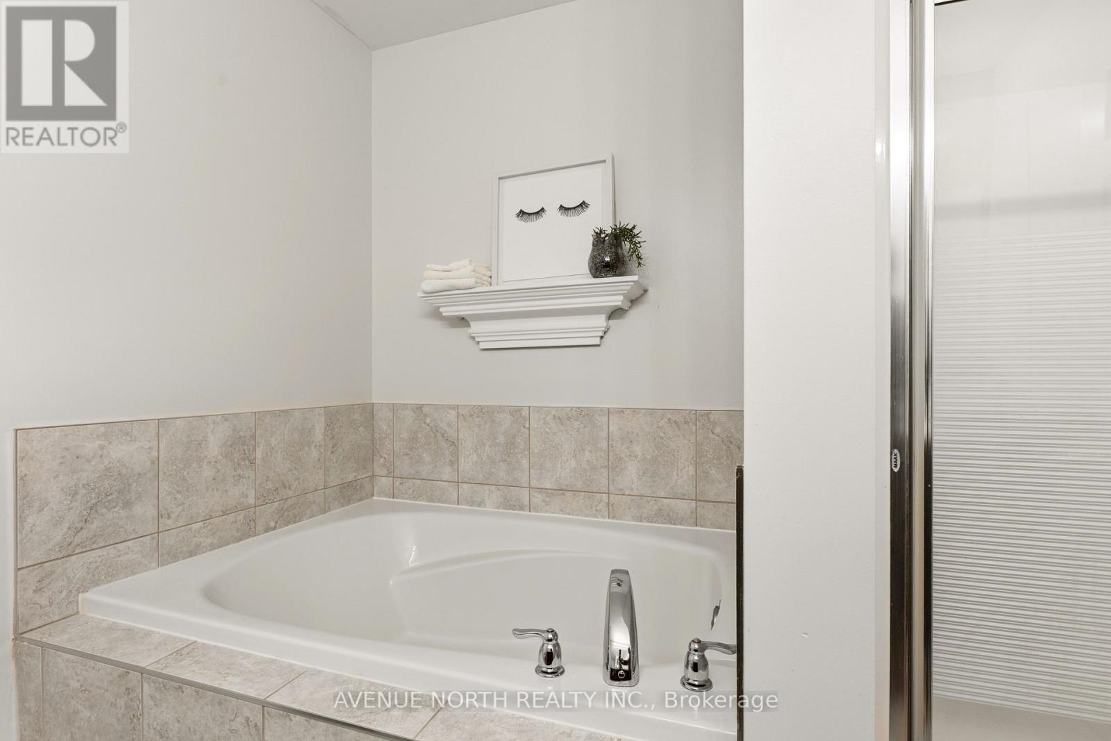 402 Ashbourne Crescent, Ottawa, Ontario  K2J 0H7 - Photo 24 - X12977318