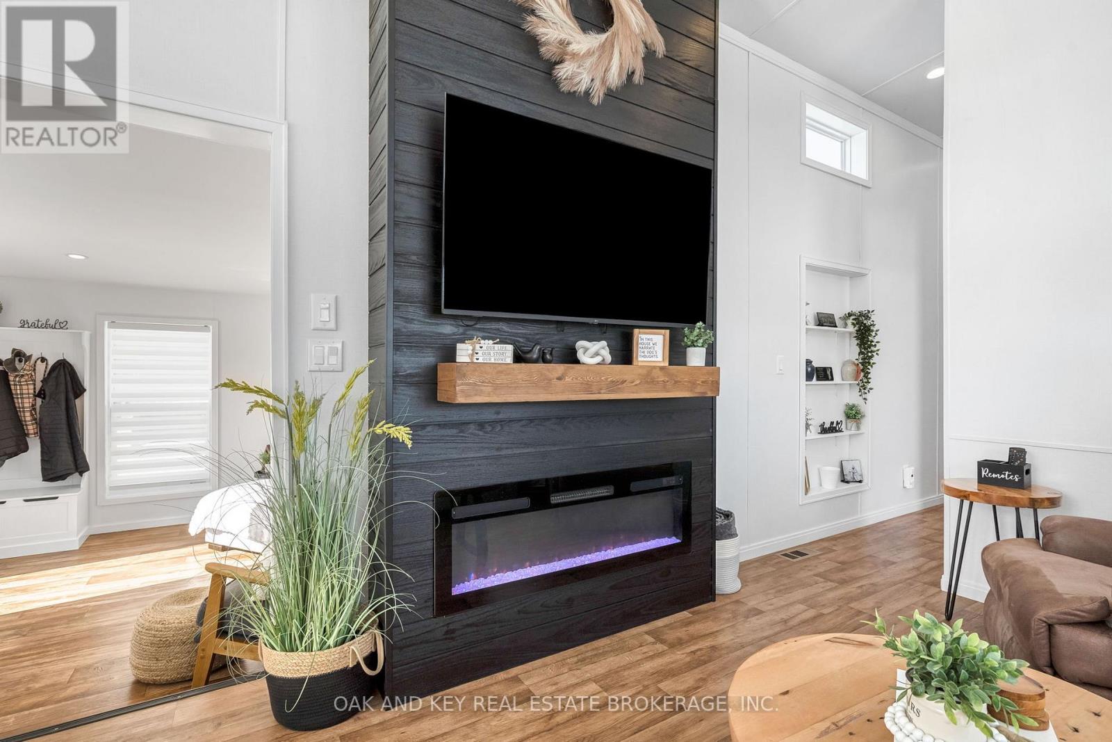 203 - 4838 Switzer Drive, Southwest Middlesex, Ontario  N0L 1A0 - Photo 23 - X12977324