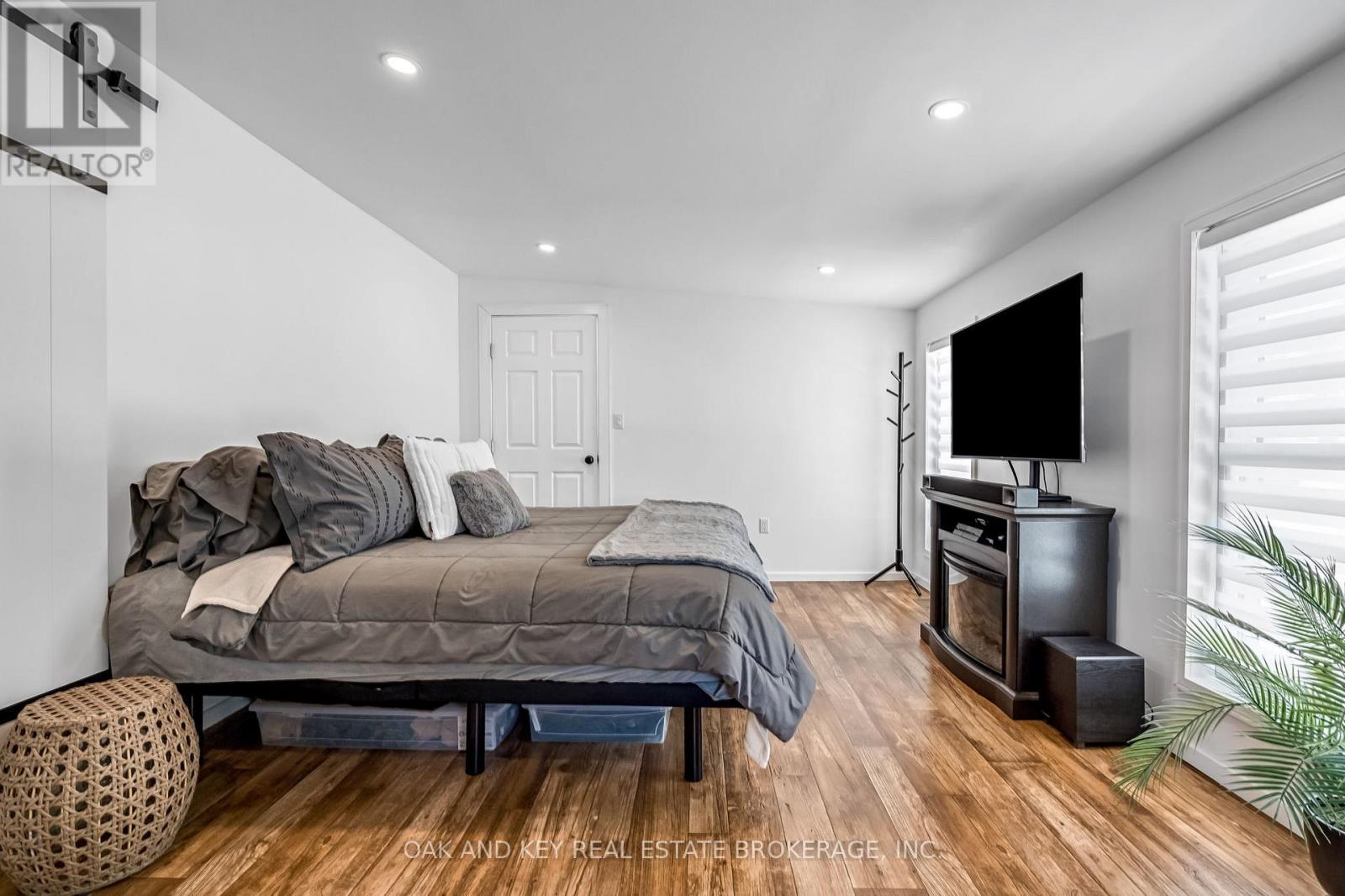 203 - 4838 Switzer Drive, Southwest Middlesex, Ontario  N0L 1A0 - Photo 26 - X12977324