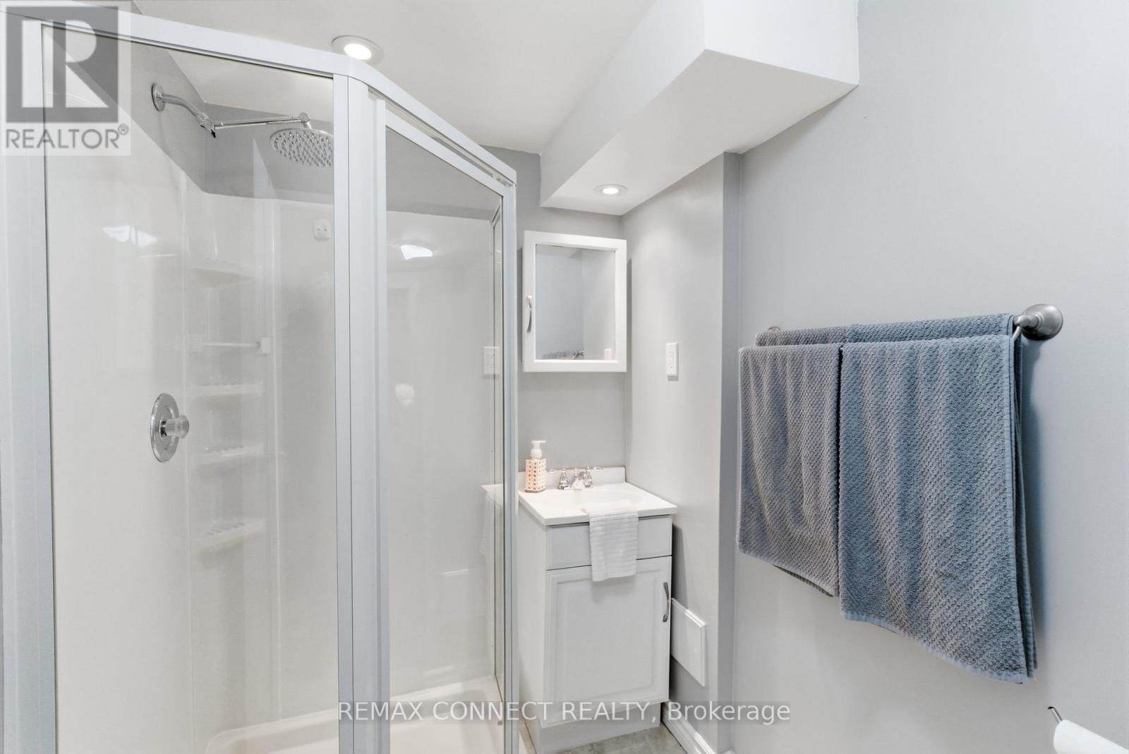 1202 Norman Court, Oshawa, Ontario  L1H 7X2 - Photo 34 - E12977292