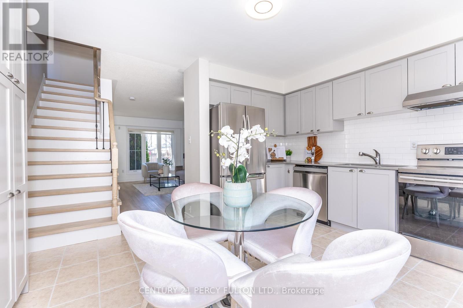 47 Harrongate Place, Whitby, Ontario  L1R 3E4 - Photo 10 - E12977330