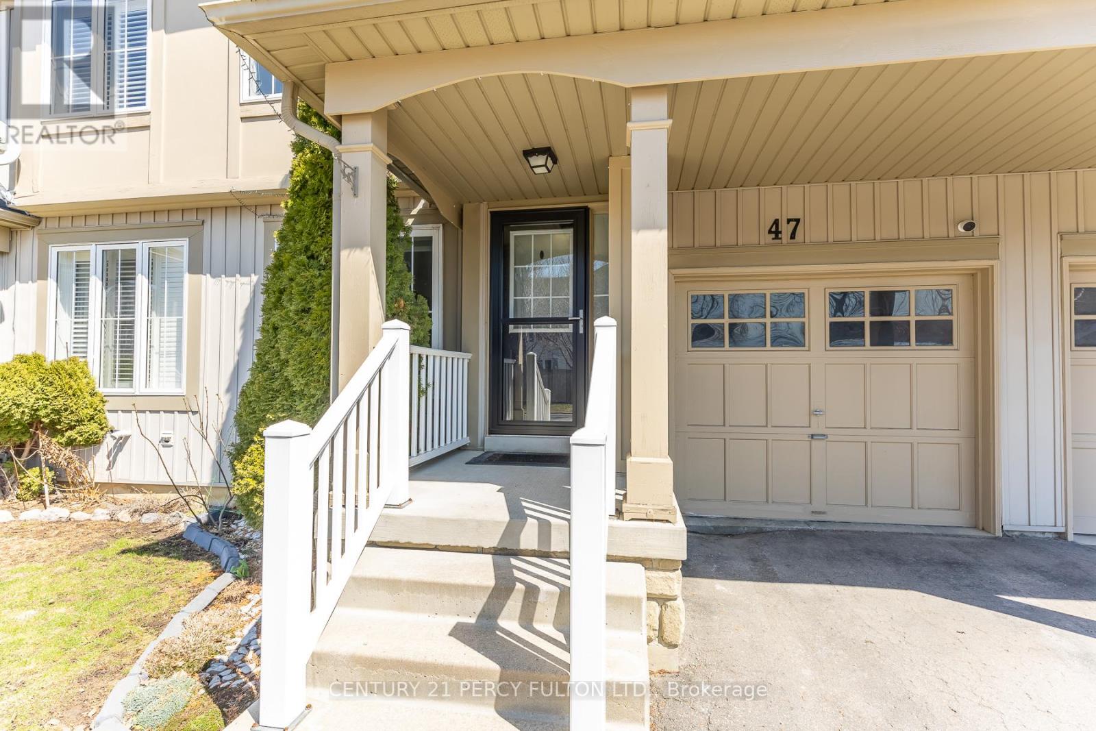 47 Harrongate Place, Whitby, Ontario  L1R 3E4 - Photo 2 - E12977330