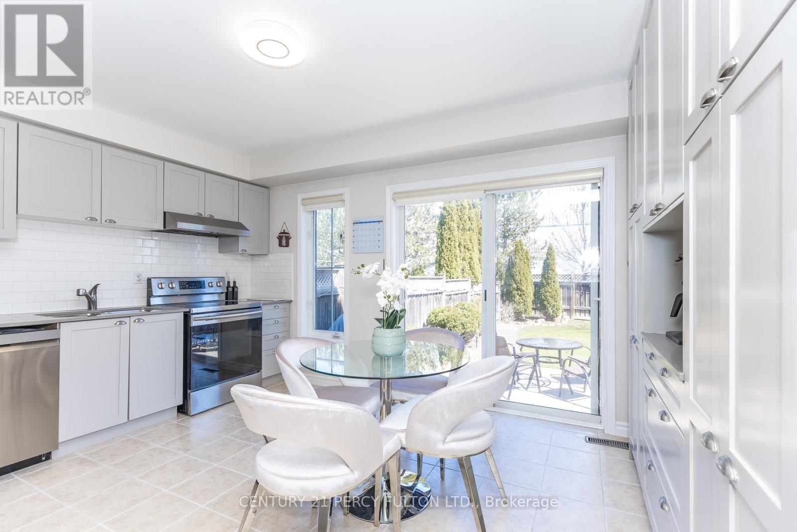 47 Harrongate Place, Whitby, Ontario  L1R 3E4 - Photo 9 - E12977330