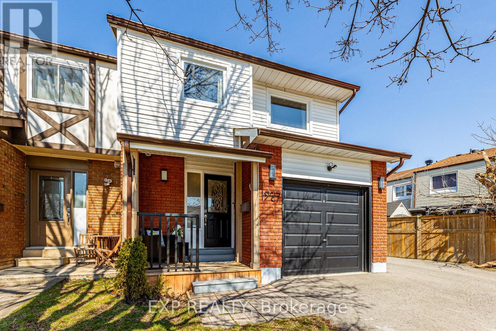 1927 Memory Lane, Pickering, Ontario  L1V 2T9 - Photo 2 - E12977338
