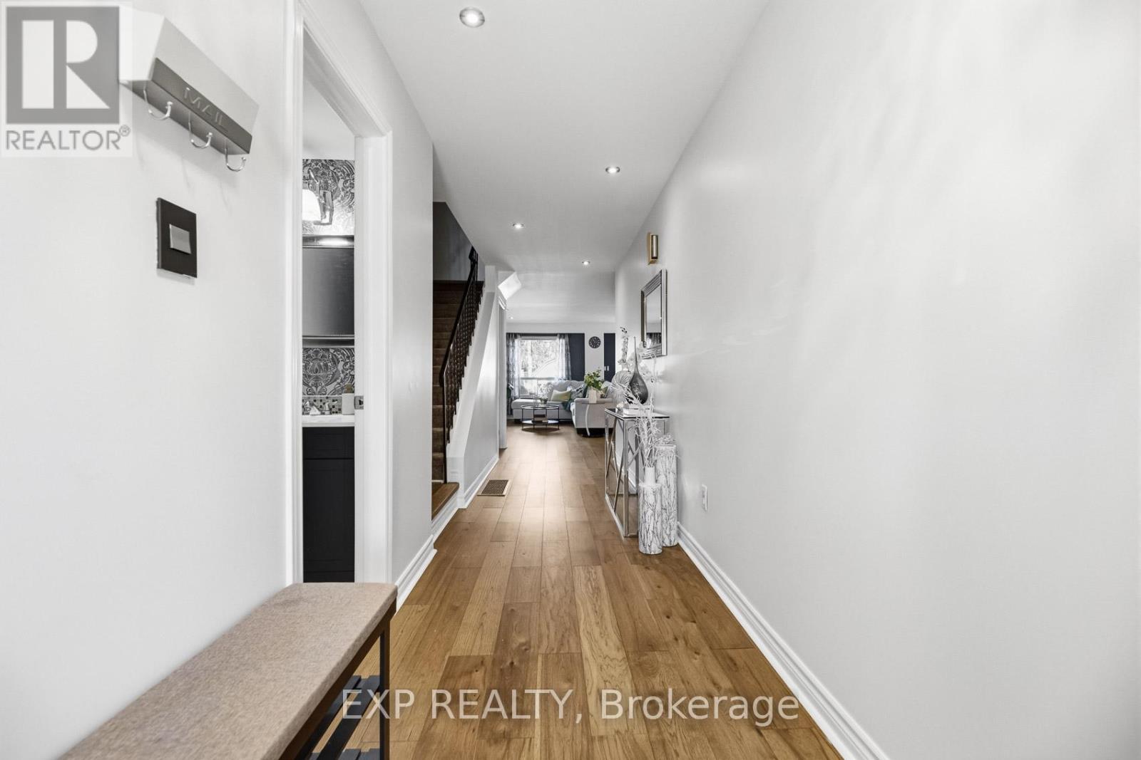 1927 Memory Lane, Pickering, Ontario  L1V 2T9 - Photo 5 - E12977338