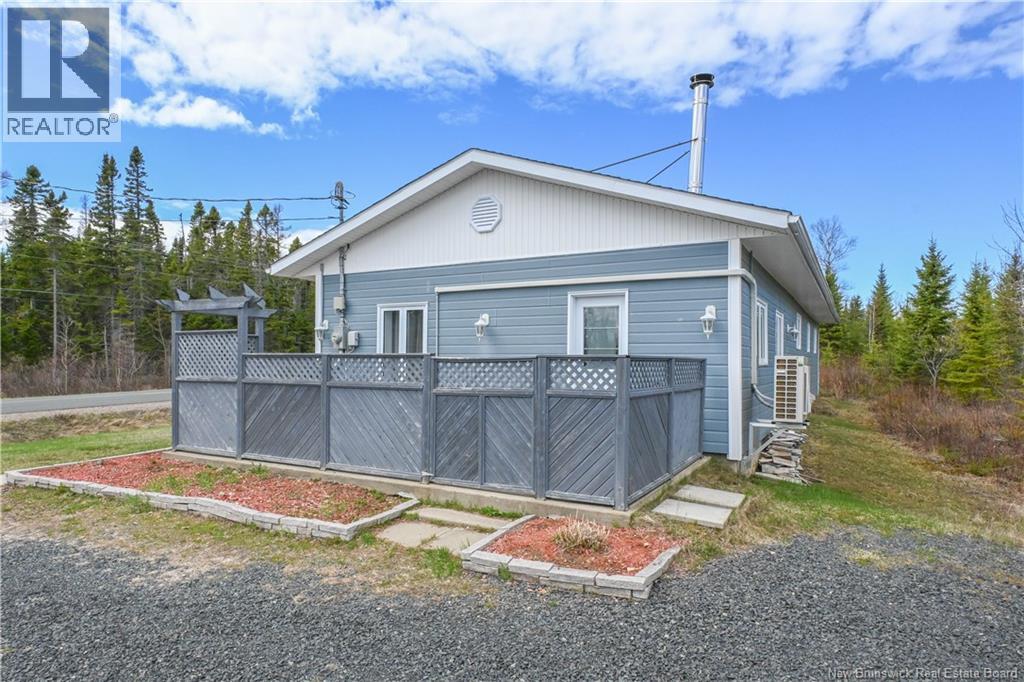 199 Saint-Simon Road, Caraquet, New Brunswick  E1W 1B3 - Photo 4 - NB136827